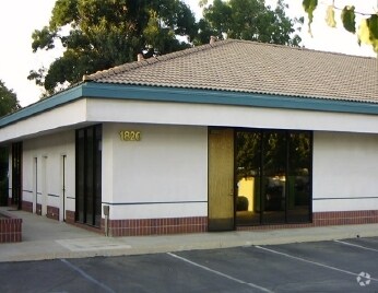 1820 S Central St, Visalia, CA à louer - Photo de l’immeuble – Image 2 sur 7