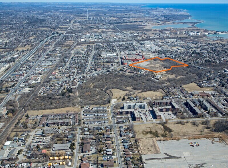 0 Simcoe St S, Oshawa, ON à louer - Aérien – Image 3 sur 5