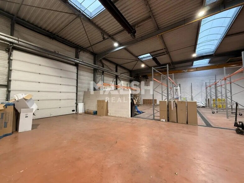 Bureau dans Bron à louer - Photo intérieure – Image 2 sur 22