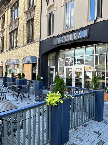 211 Dundas St, London, ON à louer - Photo de l’immeuble – Image 2 sur 7
