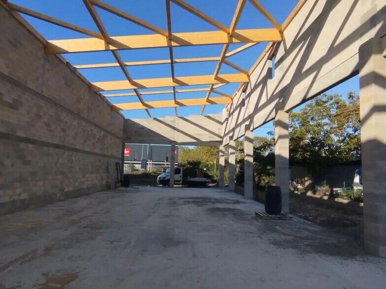 Local d’activités dans Fenouillet à louer - Photo de l’immeuble – Image 2 sur 5