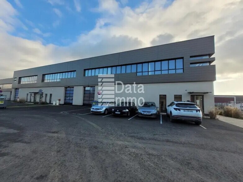 Industriel/Logistique dans Collégien à louer - Photo de l’immeuble – Image 3 sur 11