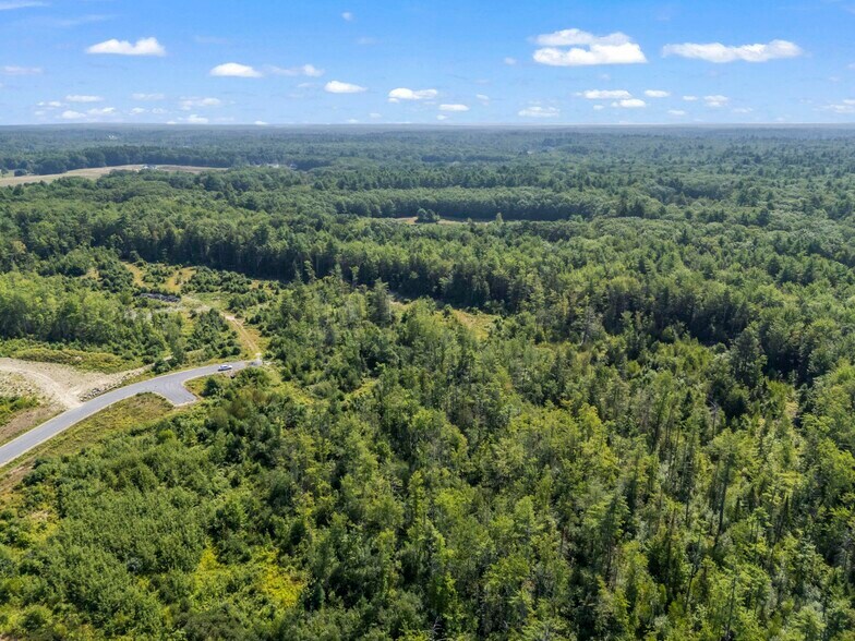 Lot 2 Commerce Drive Dr, Buxton, ME à vendre - Photo principale – Image 1 sur 9