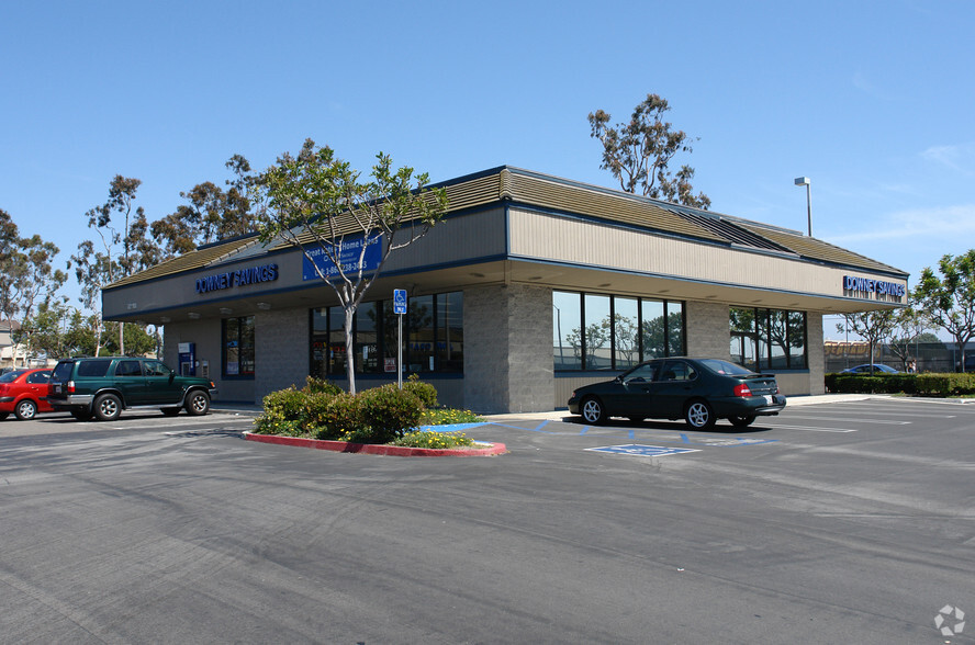 7211 Warner Ave, Huntington Beach, CA à louer - Photo de l’immeuble – Image 3 sur 8