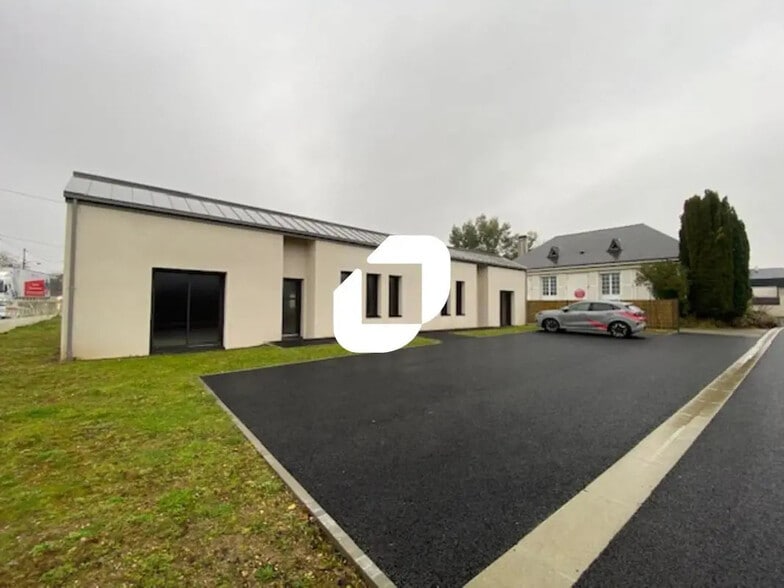 Local d’activités dans Nort-sur-Erdre à louer - Photo de l’immeuble – Image 3 sur 9