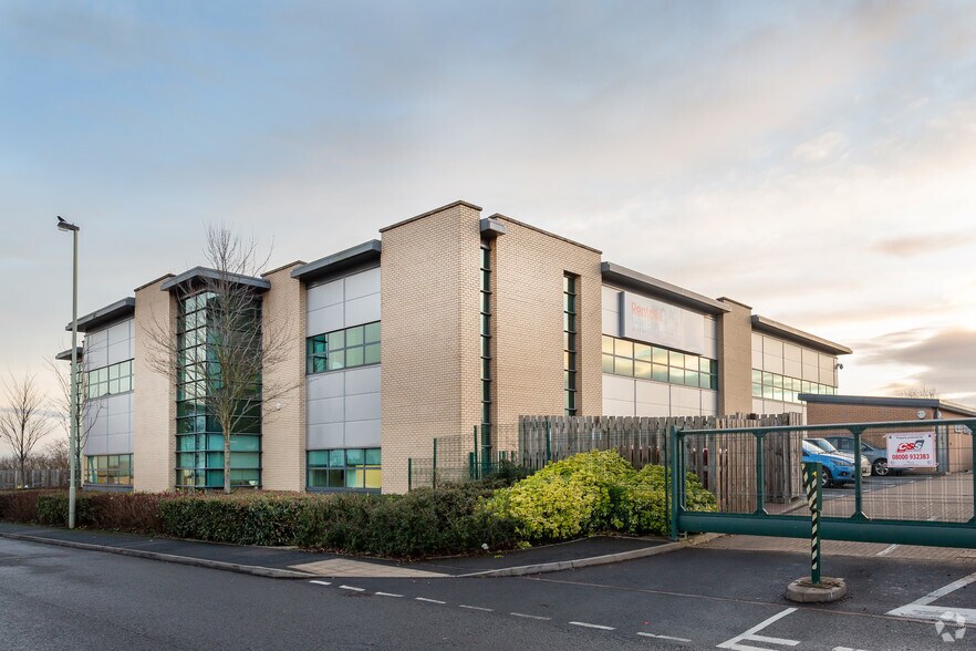 Castlegate Way, Dudley à louer - Photo de l’immeuble – Image 3 sur 8