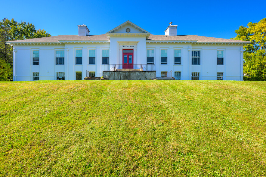 55 Crystal St, Lenox Dale, MA à vendre - Photo de l’immeuble – Image 3 sur 17
