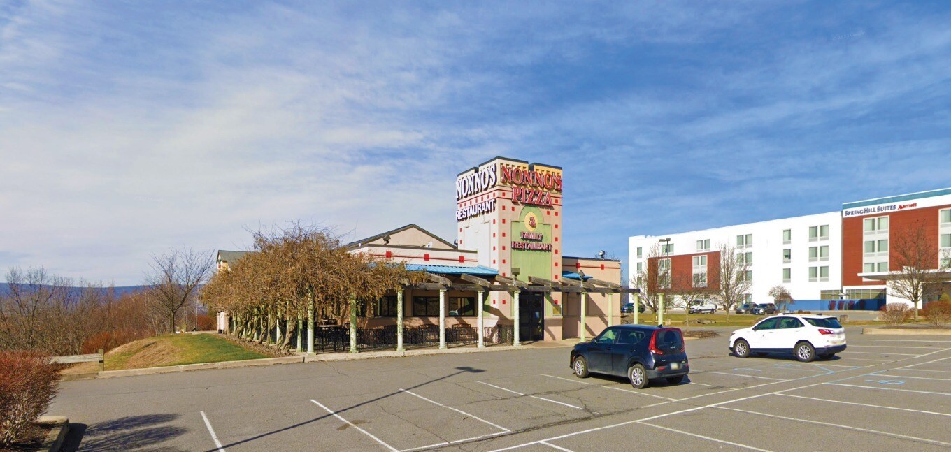 6 Radcliffe Dr, Moosic, PA à vendre Photo principale– Image 1 sur 4