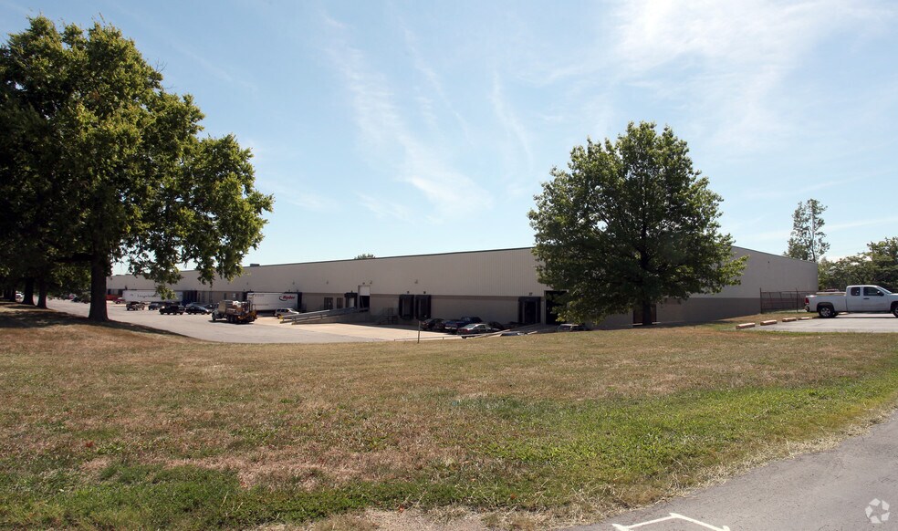 5501-5525 W Minnesota St, Indianapolis, IN à louer - Photo de l’immeuble – Image 2 sur 2