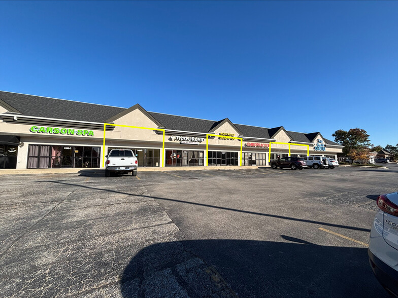 2460 S Eola Rd, Aurora, IL à louer - Photo de l’immeuble – Image 2 sur 6