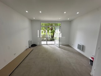 Plus de détails pour 2 Boulevard Berthier, Marseille - Local commercial à louer