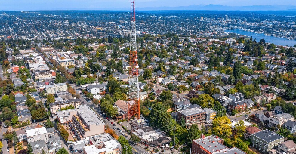 2401 Queen Anne Ave, Seattle, WA à louer - Photo de l’immeuble – Image 2 sur 2