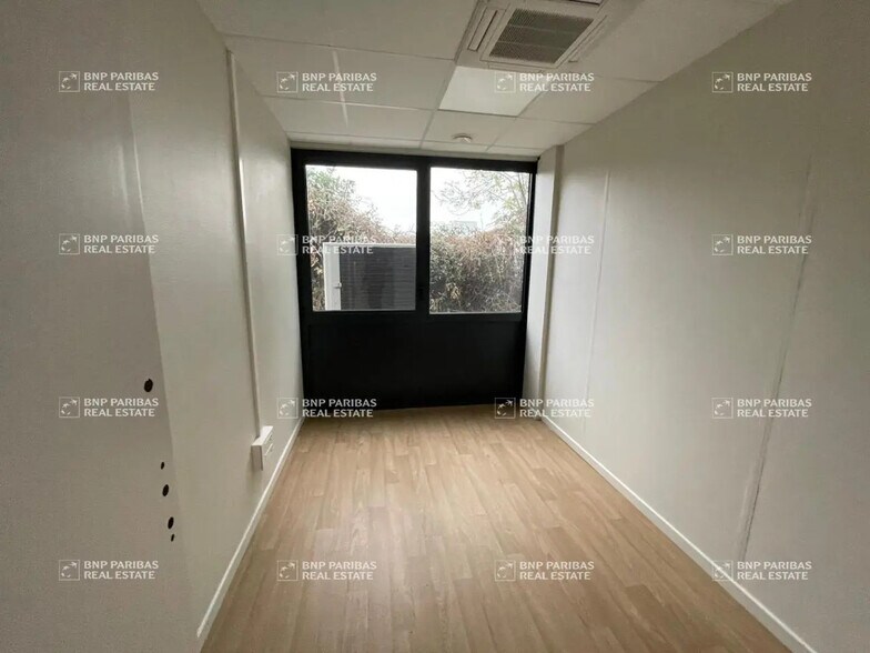 Local d’activités dans LA CHAPELLE-D'ARMENTIERES à louer - Photo de l’immeuble – Image 3 sur 10