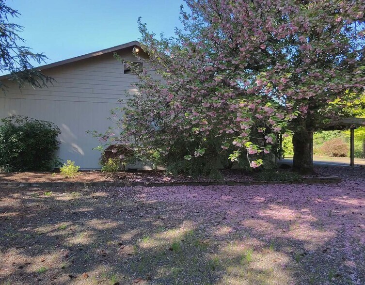 14767 Henrici Rd, Oregon City, OR à vendre - Photo de l’immeuble – Image 3 sur 7