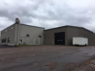 Plus de détails pour 3532 Petawawa Blvd, Petawawa, ON - Industriel/Logistique à louer