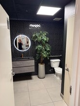 3250-3260 NE 1st Ave, Miami, FL à louer Photo intérieure– Image 2 sur 2