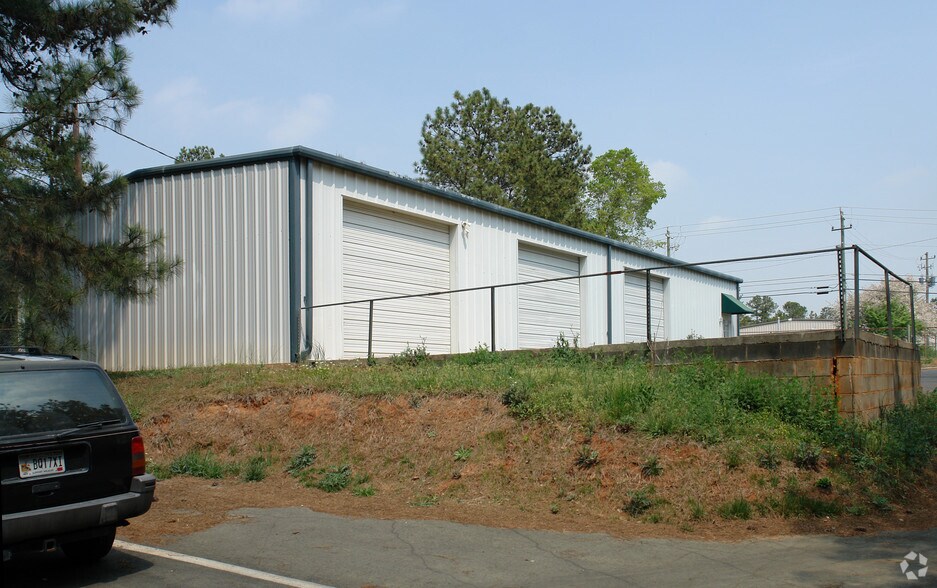4590 S Berkeley Lake Rd, Norcross, GA à louer - Photo de l’immeuble – Image 2 sur 4