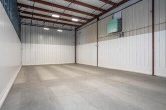 299 Industrial Ln, Torrington, CT à louer Photo intérieure– Image 2 sur 9