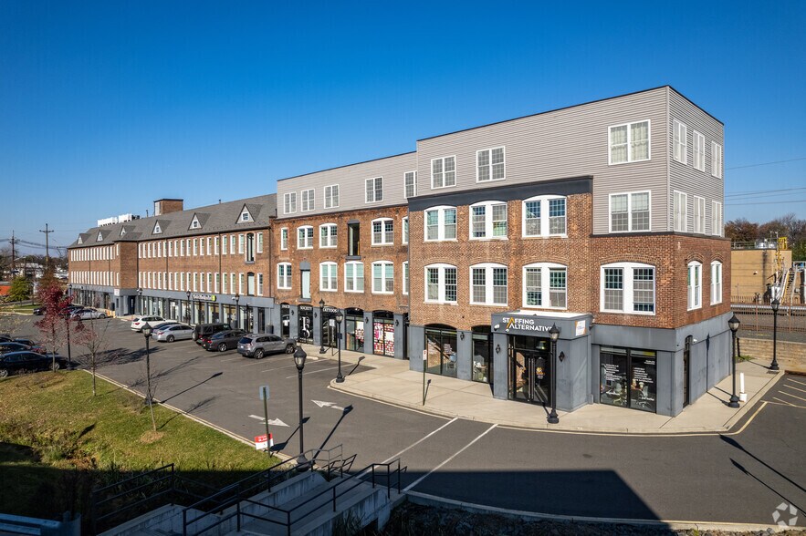 120 Georges Rd, New Brunswick, NJ à vendre - Photo principale – Image 1 sur 12