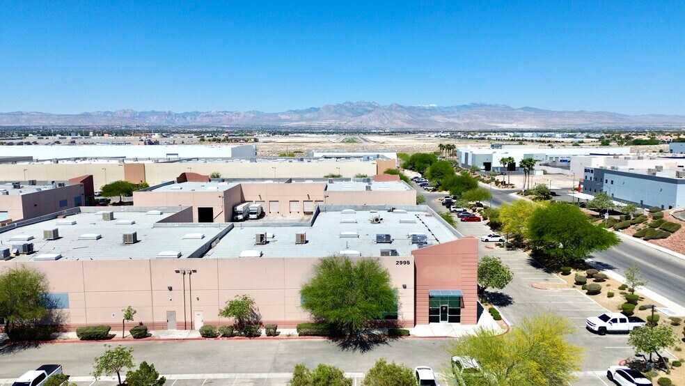 2995 Coleman St, North Las Vegas, NV à louer - Photo de l’immeuble – Image 2 sur 9