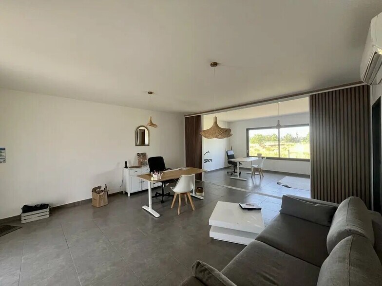 Bureau dans Graveson à louer - Photo intérieure – Image 3 sur 11