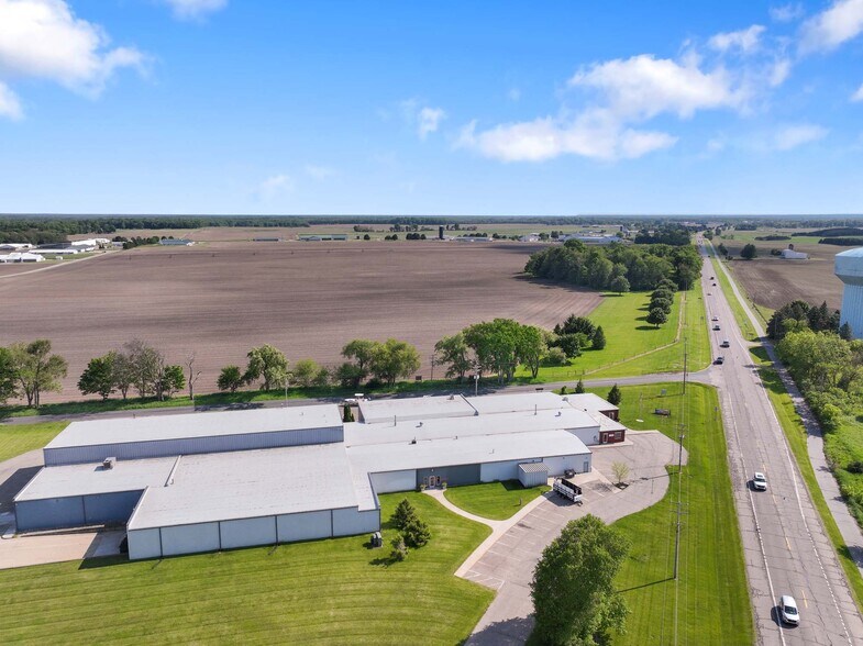7878 Gull Rd, Richland, MI à louer - Photo de l’immeuble – Image 2 sur 32