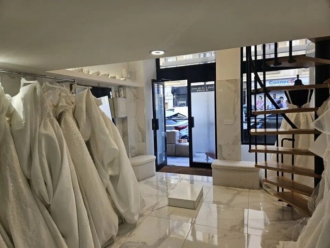 Plus de détails pour Local commercial à louer