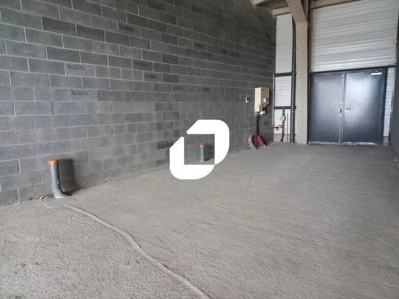 Local commercial dans La Madeleine à louer - Photo intérieure – Image 3 sur 10