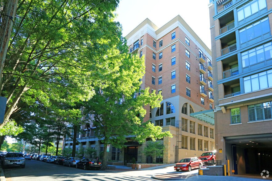 2440 M St NW, Washington, DC à louer - Photo de l’immeuble – Image 2 sur 6