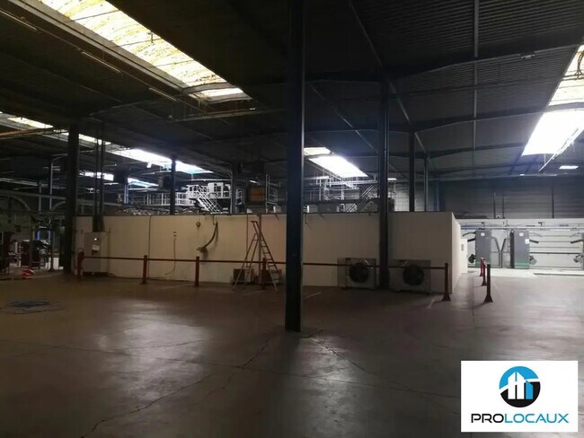 Plus de détails pour Local d'activités à louer