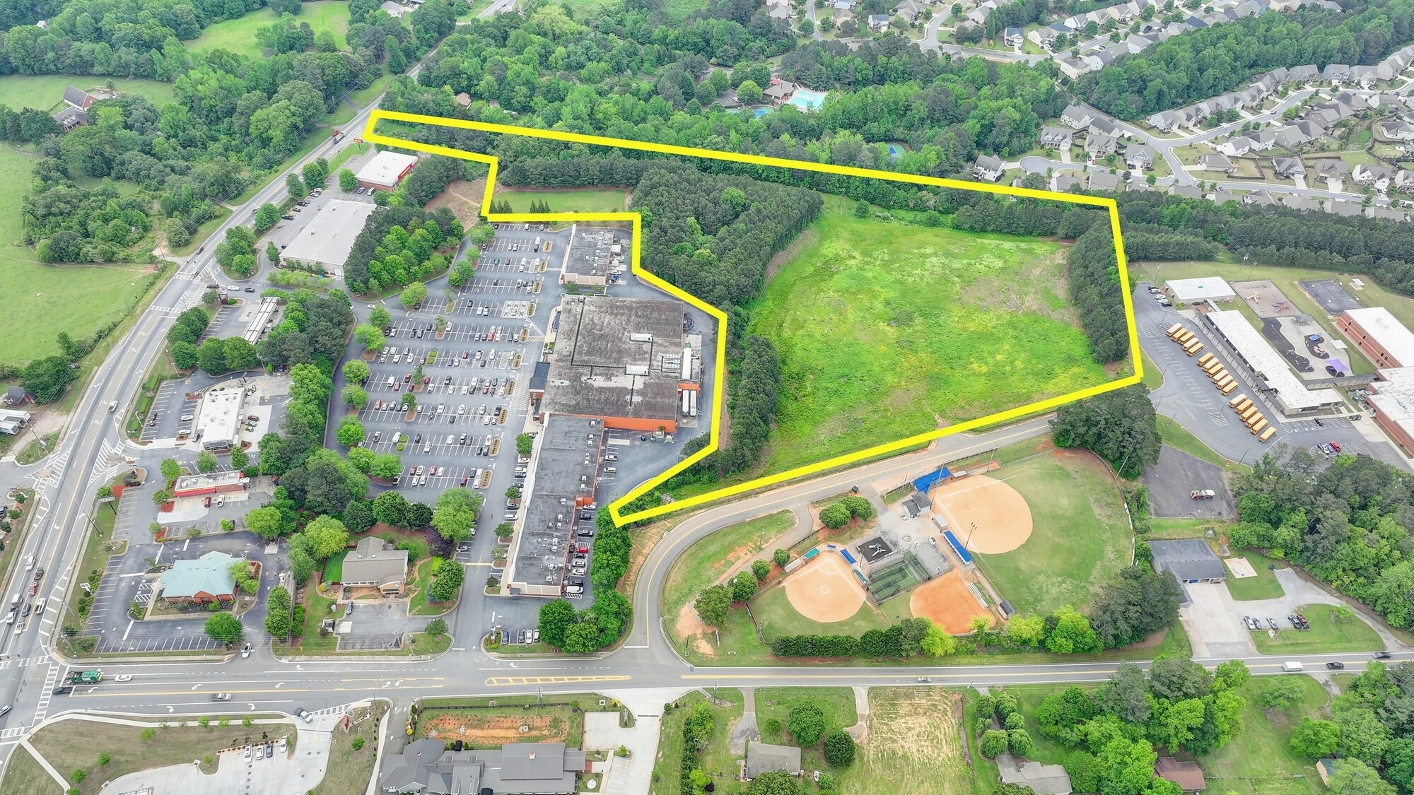 8138 CUMMING Hwy, Canton, GA à vendre Photo principale– Image 1 sur 14