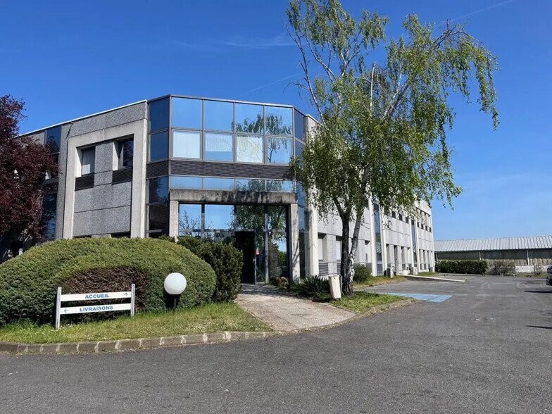 Local d'activités dans Eaubonne à vendre - Photo de l’immeuble – Image 2 sur 22