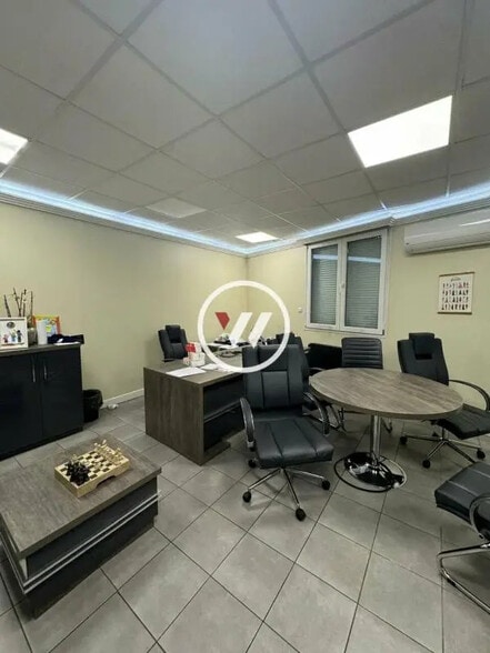 Local d’activités dans Bondy à louer - Photo intérieure – Image 2 sur 5