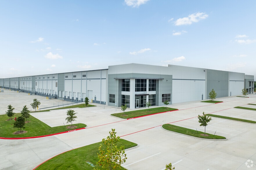 715 SE Loop 410, San Antonio, TX à louer - Photo de l’immeuble – Image 2 sur 14