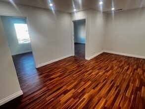 18582 Beach Blvd, Huntington Beach, CA à louer Photo intérieure– Image 2 sur 2