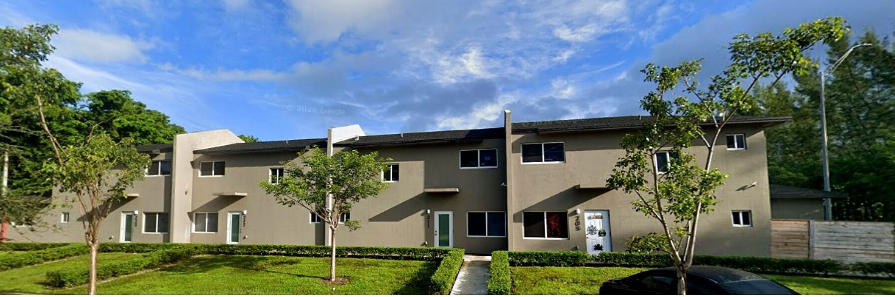 205 NW 159th St, Miami, FL à vendre Photo principale– Image 1 sur 10