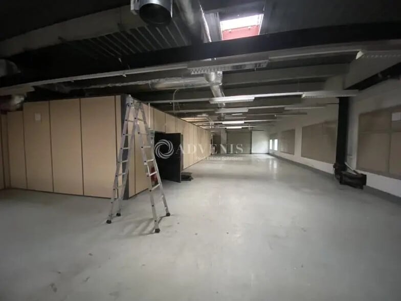 Industriel/Logistique dans Trappes à louer - Photo intérieure – Image 1 sur 5