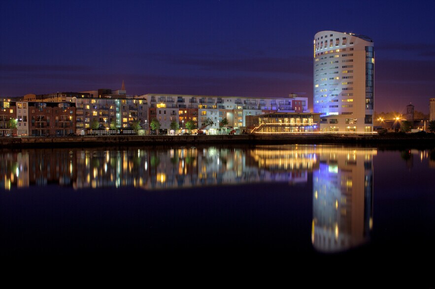 Services hôteliers dans Steamboat Quay, Limerick à vendre - Photo principale – Image 1 sur 2