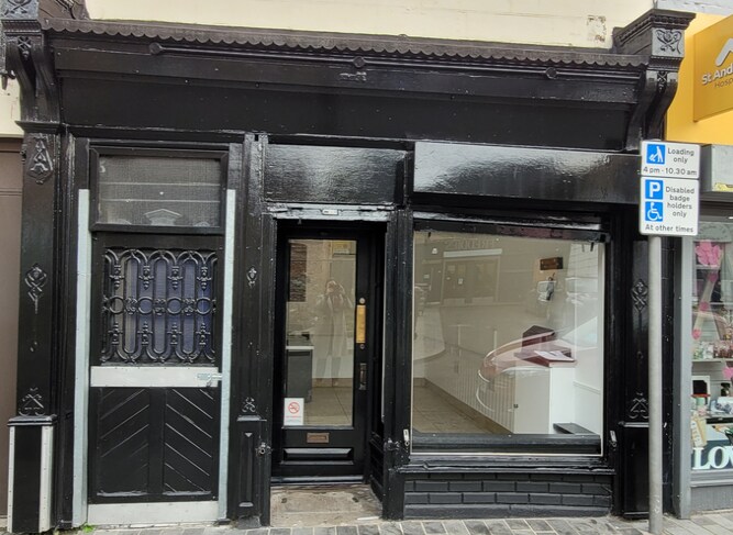 18 Victoria Street & 5 West St Marys Gat portefeuille de 2 biens à vendre sur LoopNet.fr - Photo principale – Image 1 sur 2