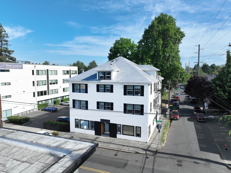4435 SE Belmont St, Portland, OR à vendre - Photo principale – Image 1 sur 15