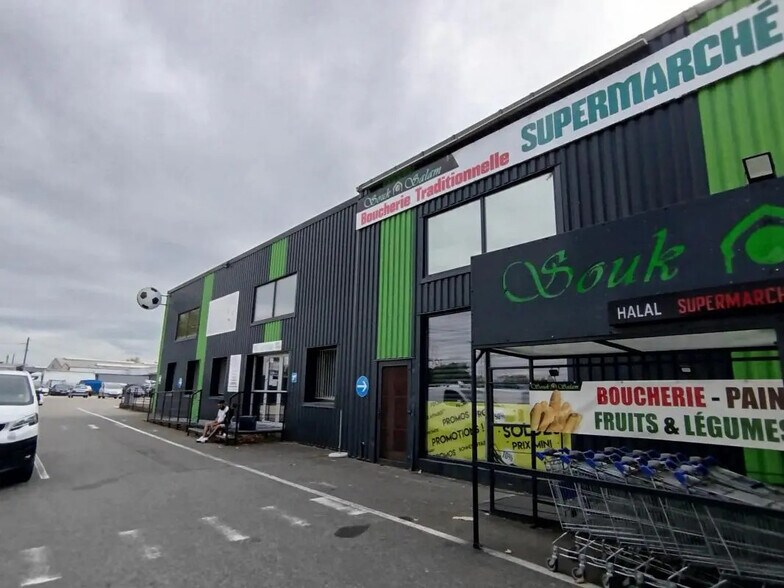 Local d’activités dans Saint-Jory à louer - Photo de l’immeuble – Image 2 sur 3