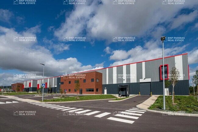 Plus de détails pour Local d'activités à louer