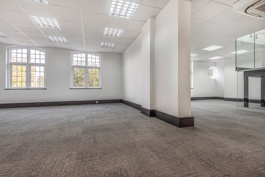 20-24 Brighton Rd, Sutton à louer - Photo de l’immeuble – Image 3 sur 6