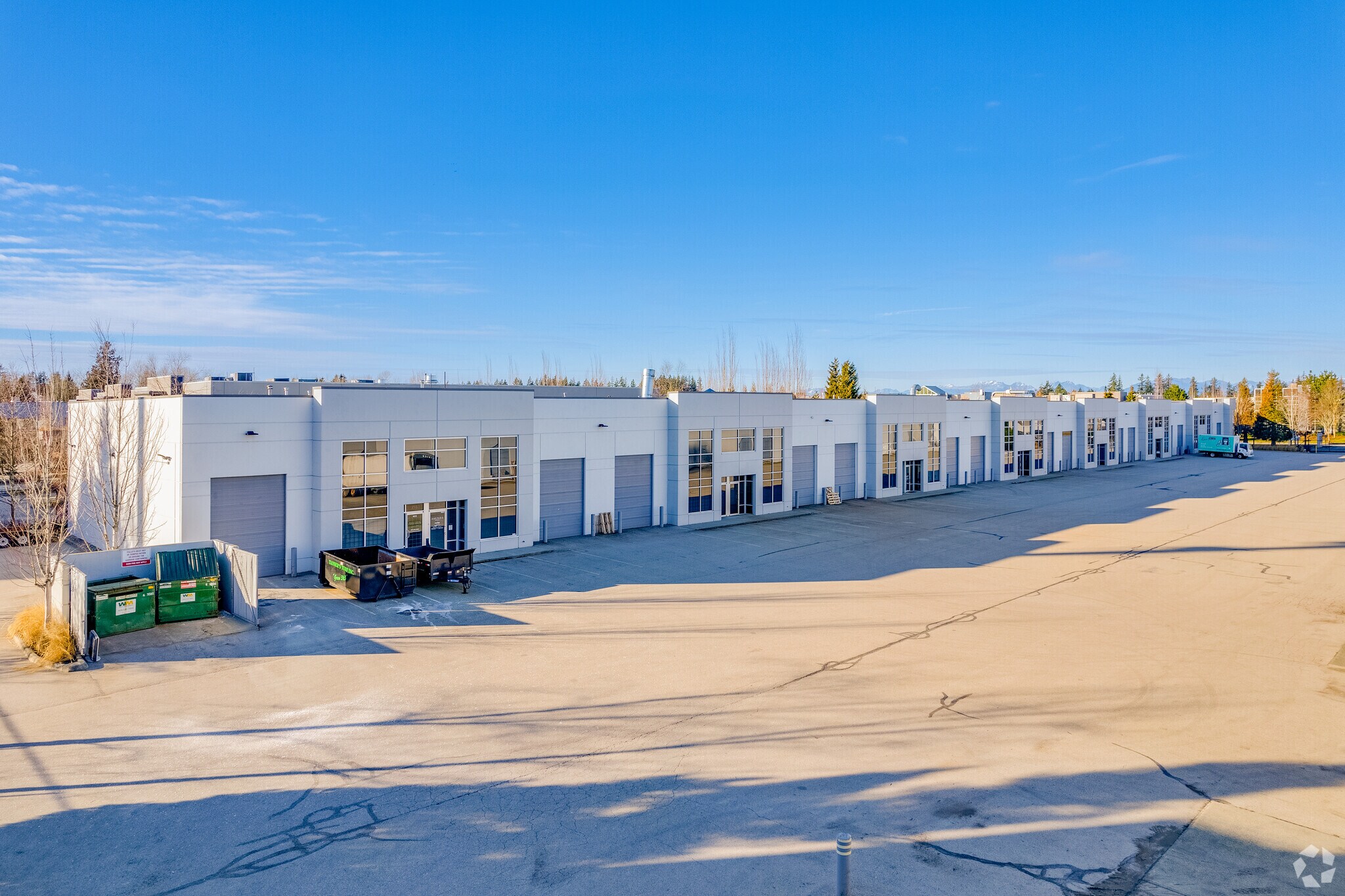 19138 26th Ave, Surrey, BC à vendre Photo principale– Image 1 sur 4