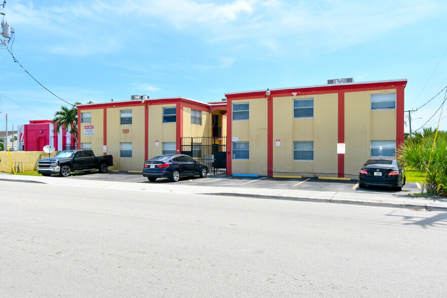 2130 Avenue S, Riviera Beach, FL à vendre - Photo de l’immeuble – Image 3 sur 38