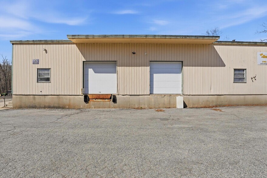 30 Huntoon Memorial Dr, Leicester, MA à vendre - Photo de l’immeuble – Image 2 sur 11