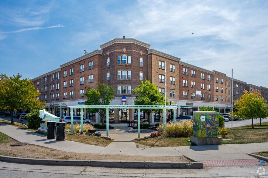 221 E State St, West Lafayette, IN à louer - Photo principale – Image 1 sur 30