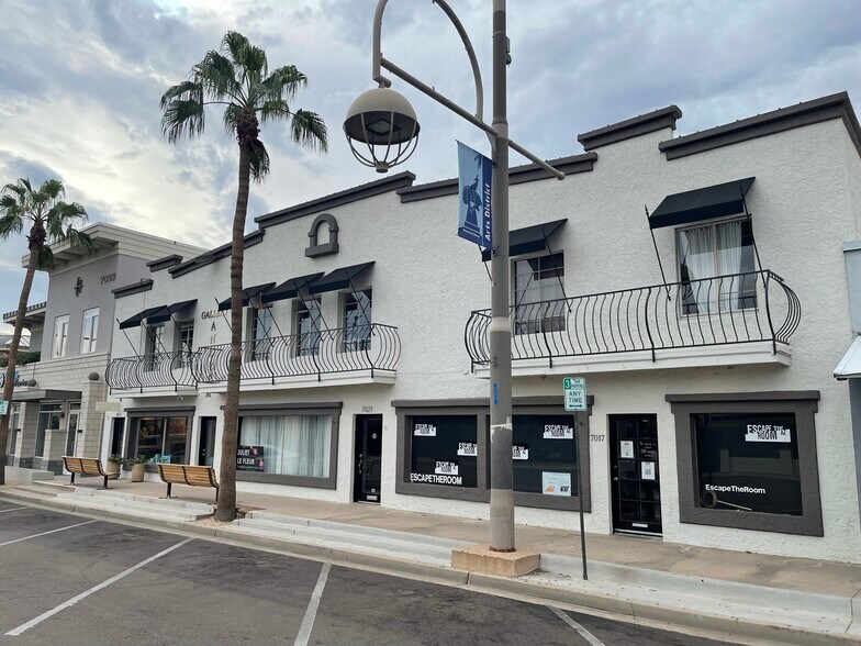 7017-7021 E Main St, Scottsdale, AZ à louer - Photo principale – Image 1 sur 6