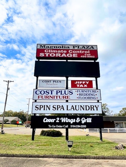 E Madison St, Bastrop, LA à louer - Photo principale – Image 1 sur 11