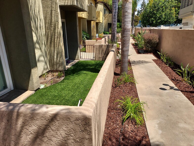 469 N 1st St, El Cajon, CA à vendre - Photo de l’immeuble – Image 3 sur 10